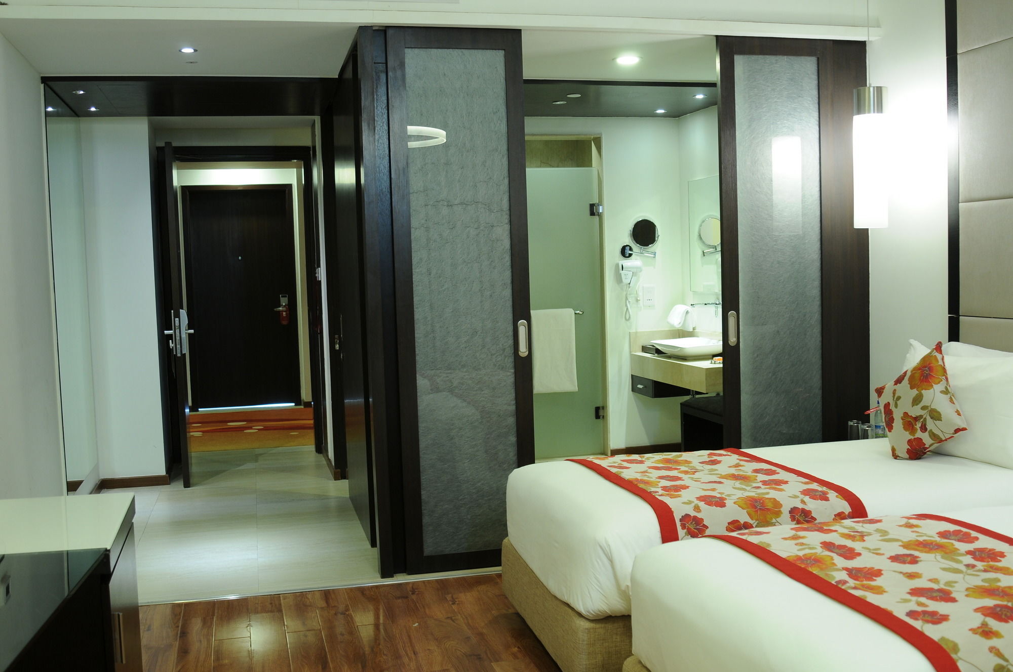 E Hotel Chennai Eksteriør bilde
